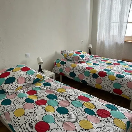 Maison Mitoyenne Dans Quartier Calme 度假居