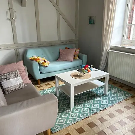 Maison Mitoyenne Dans Quartier Calme 度假居