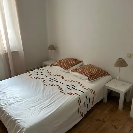 Maison Mitoyenne Dans Quartier Calme